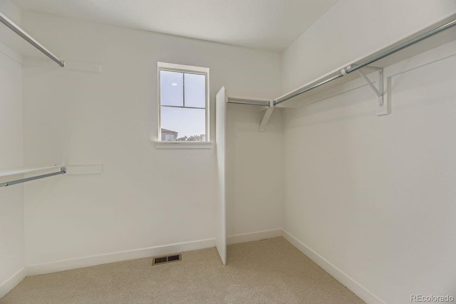 Spacious, unfurnished interior of a new home in Vermilion Creek: The Pioneer Collection, Centennial (Image 11).