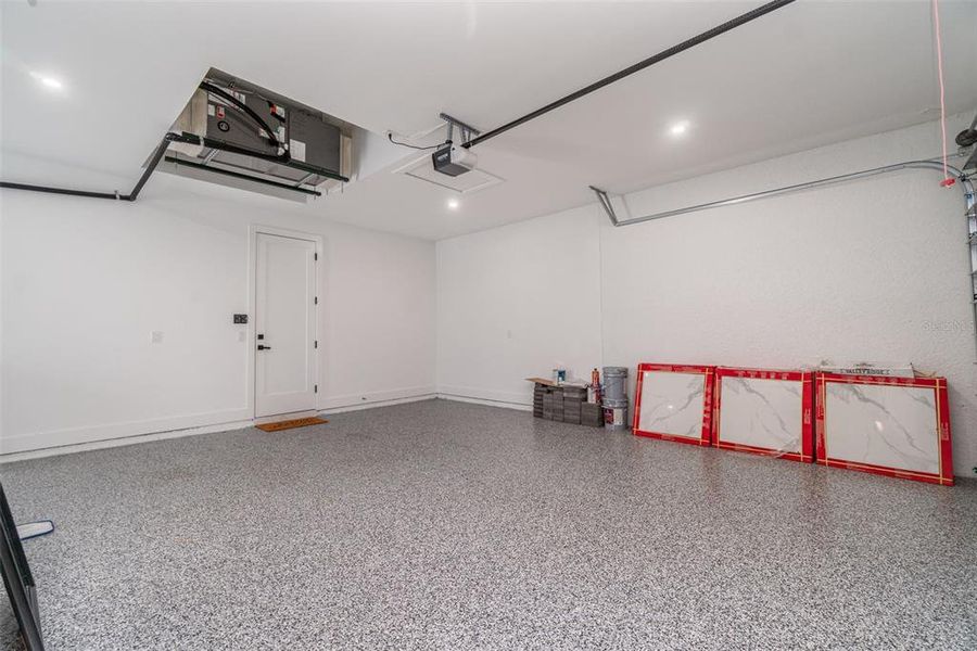 Spacious, unfurnished interior of a new home in , Cape Coral (Image 16).