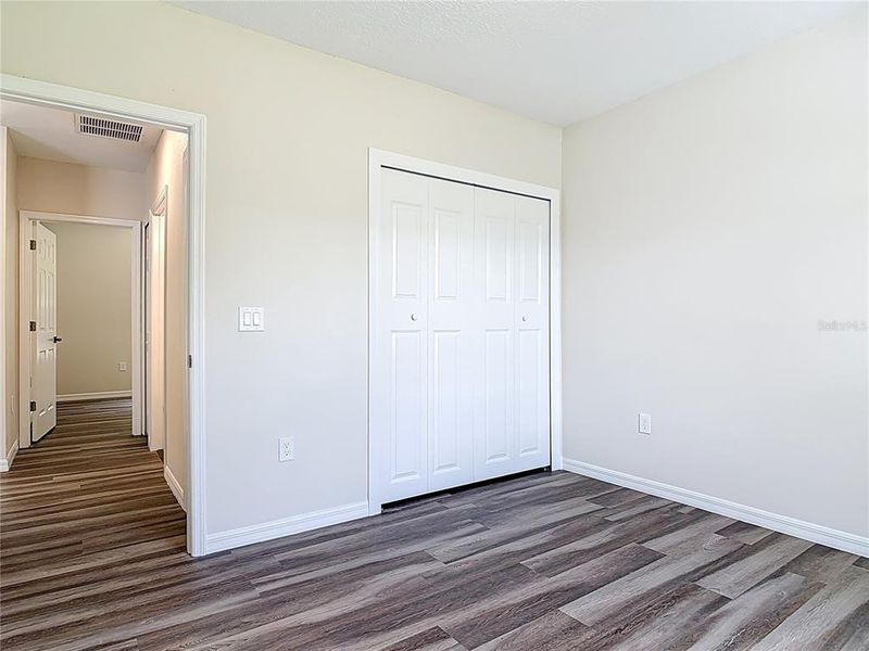 Spacious, unfurnished interior of a new home in , Deland (Image 19).