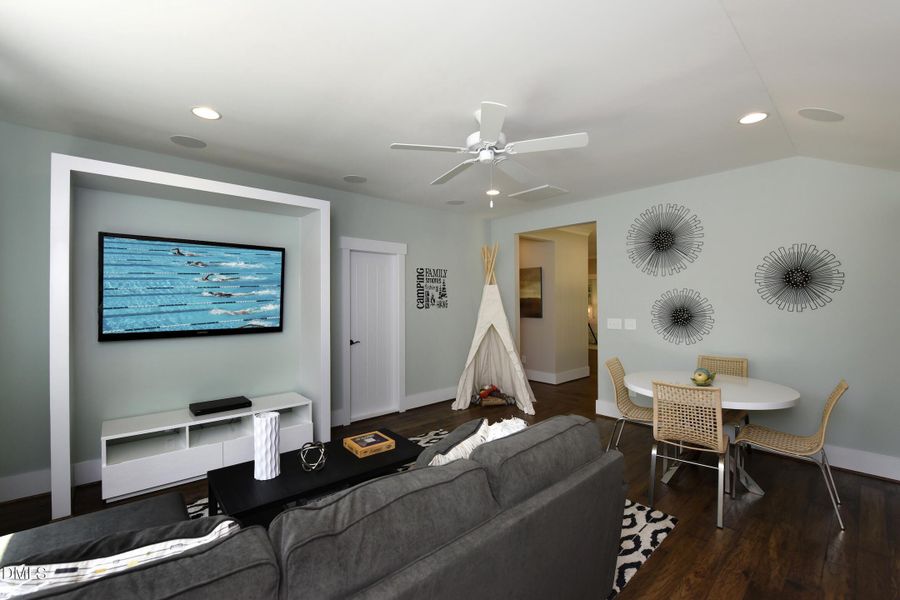 PGW-0066_Branford_B_BONUS_EDIT PGW-0066_Branford_B_BONUS_EDIT