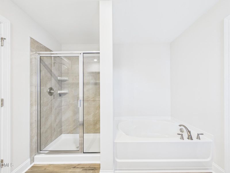 CAM01608G0-PR0122-STILL035