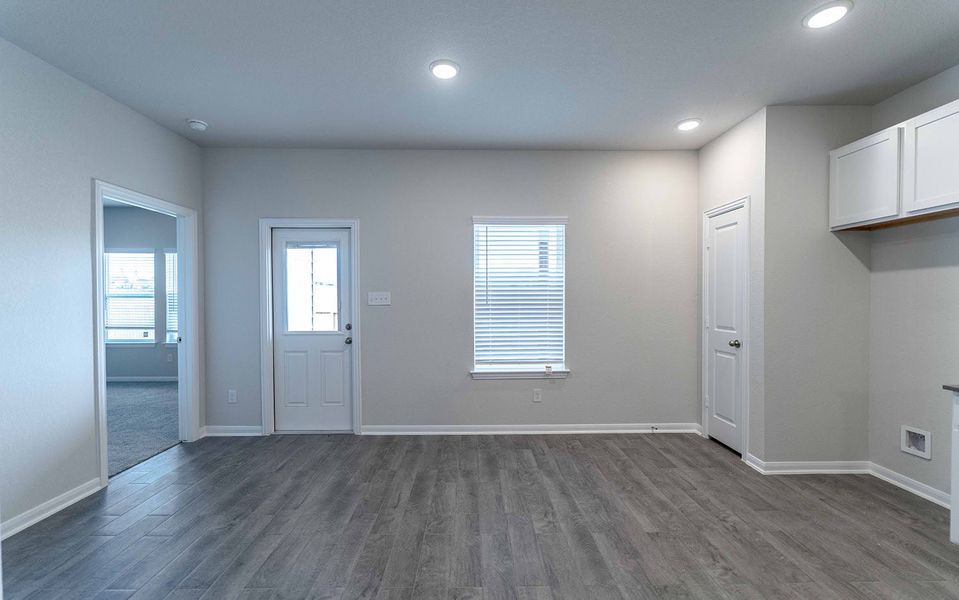 Spacious, unfurnished interior of a new home in Hickory Ridge, Elmendorf (Image 11). Spacious, unfurnished interior of a new home in Hickory Ridge, Elmendorf (Image 11).