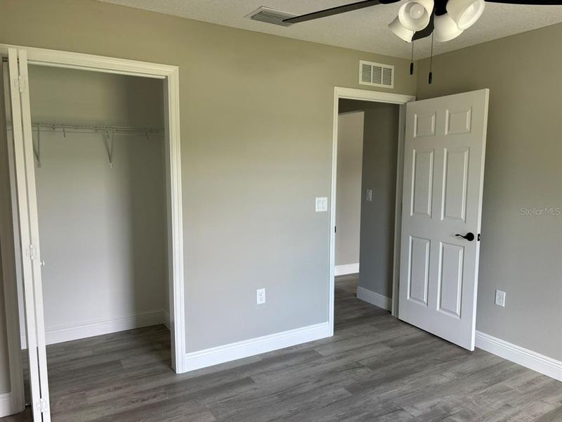 Spacious, unfurnished interior of a new home in , Dunnellon (Image 22).