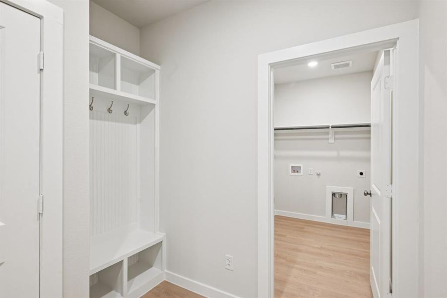 Spacious, unfurnished interior of a new home in Summerwood Estates, Red Oak (Image 33). Spacious, unfurnished interior of a new home in Summerwood Estates, Red Oak (Image 33).