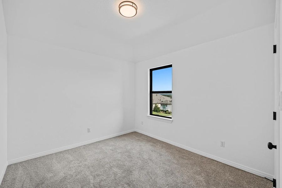 Spacious, unfurnished interior of a new home in Caliterra - 80', Dripping Springs (Image 11).