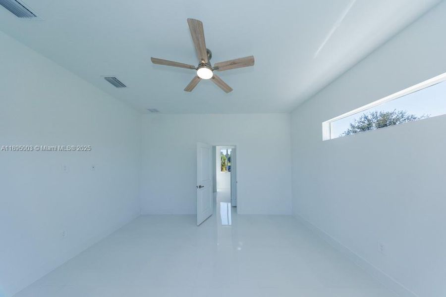 Spacious, unfurnished interior of a new home in , Lehigh Acres (Image 44).