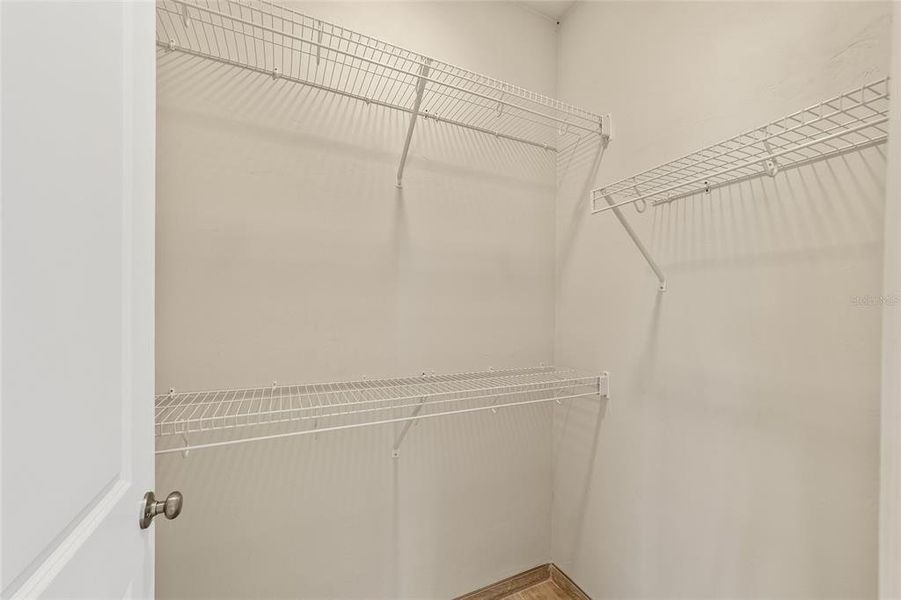 Spacious, unfurnished interior of a new home in , Gainesville (Image 18).