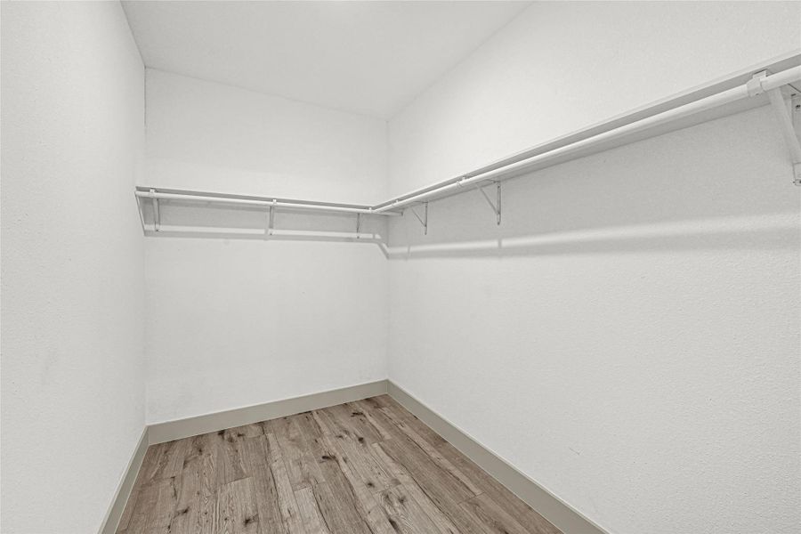 Spacious, unfurnished interior of a new home in , La Marque (Image 16).