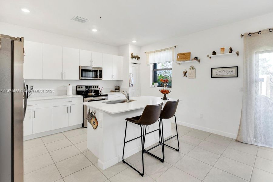 Furnished interior view inside a new home in , Pembroke Pines (Image 17).