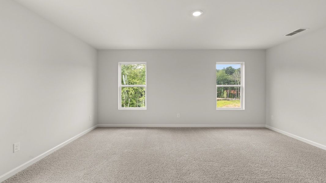 Representative unfurnished interior of a home built from the Green by D.R. Horton in Aurora Creek, Dallas (Image 25).