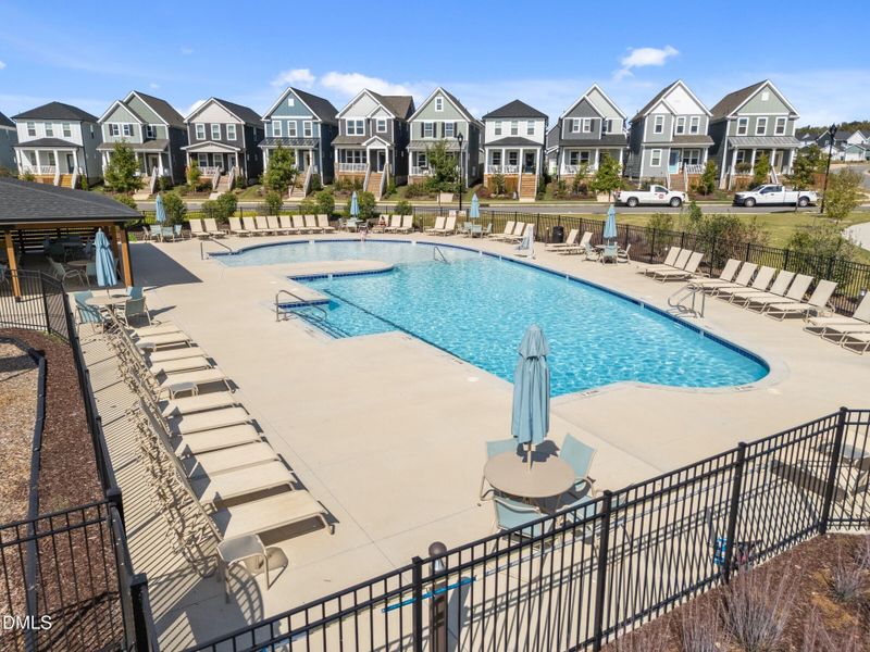 033_WF6 Pool Streetscape - Medium