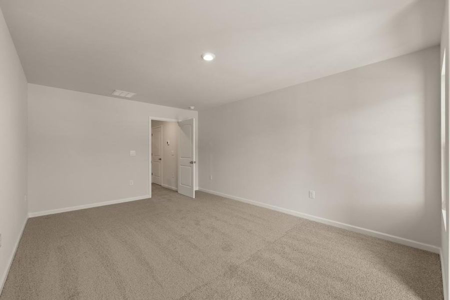 Spacious, unfurnished interior of a new home in Hughes Court, Dawsonville (Image 18).