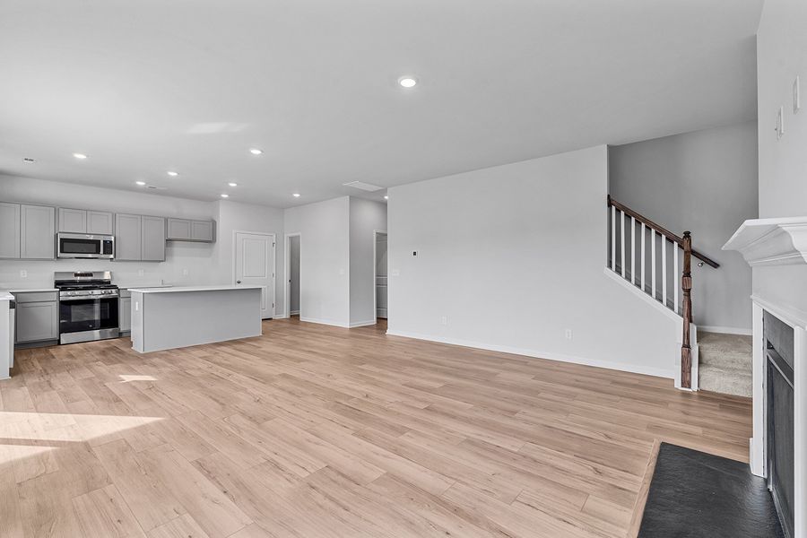 Spacious, unfurnished interior of a new home in Hanes Lake, Winston-Salem (Image 19).