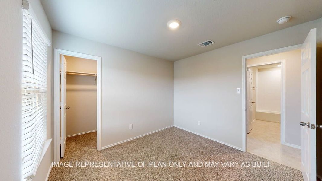 Representative unfurnished interior of a home built from the Fargo by D.R. Horton in Reynolds Crossing, Killeen (Image 20).