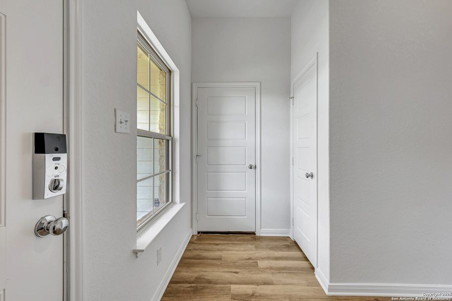 Spacious, unfurnished interior of a new home in Park Place, New Braunfels (Image 33). Spacious, unfurnished interior of a new home in Park Place, New Braunfels (Image 33).