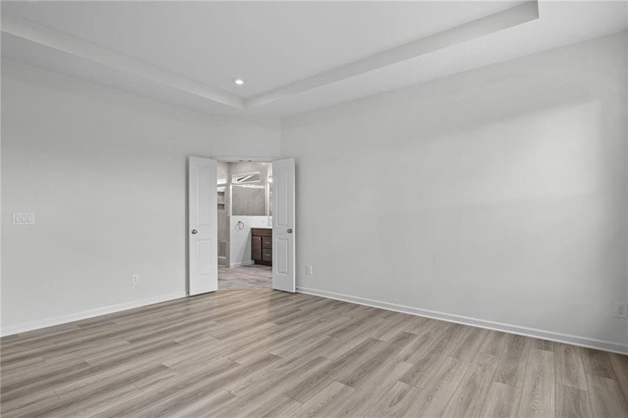 Spacious, unfurnished interior of a new home in Laurel Farms, Dallas (Image 37).