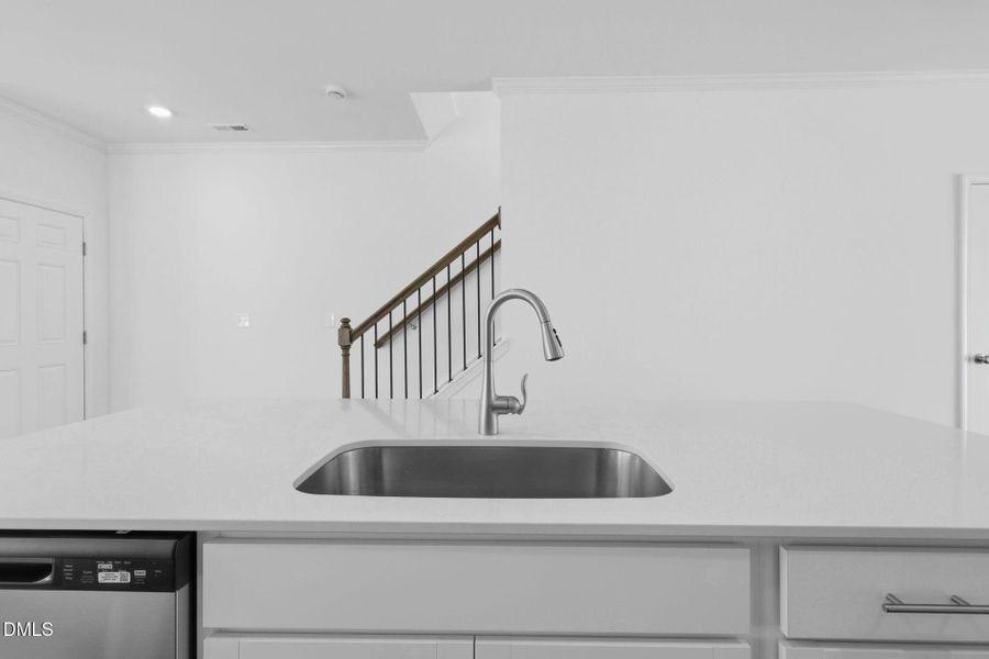 SUN_ElmGrove_Pic_Jackson_QMI_21_Kitchen_ SUN_ElmGrove_Pic_Jackson_QMI_21_Kitchen_