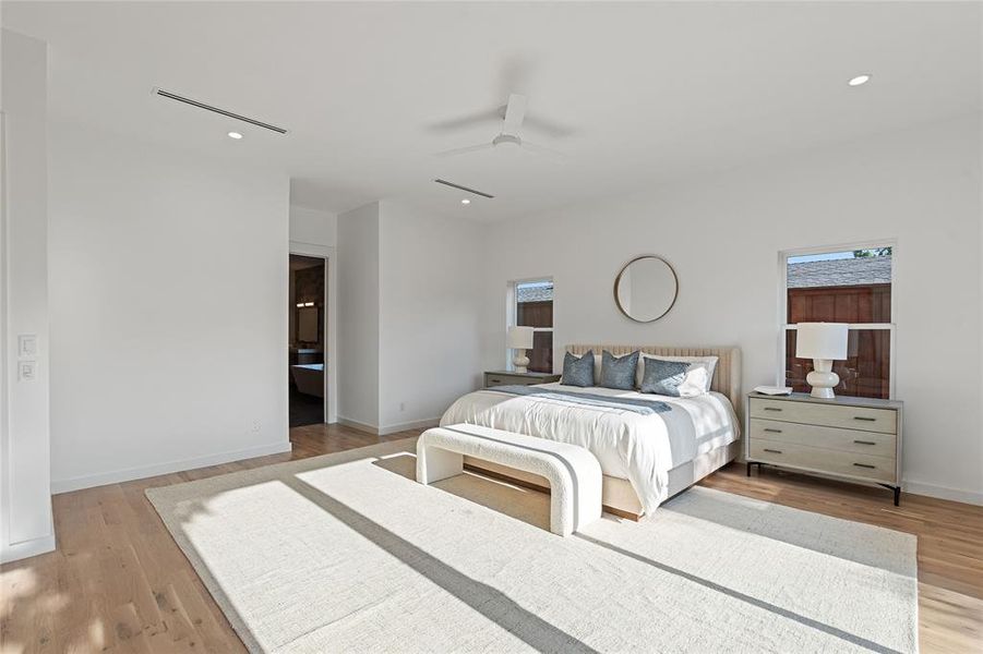 Master bedroom Master bedroom