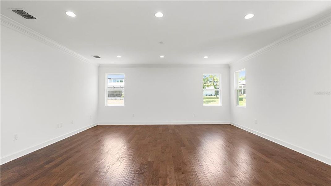 Spacious, unfurnished interior of a new home in , Lakeland (Image 30).