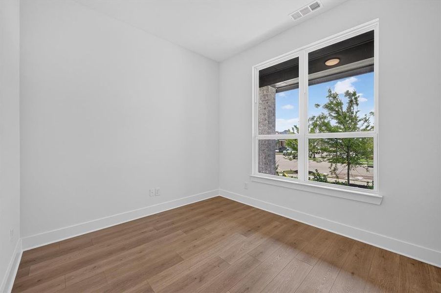 Spacious, unfurnished interior of a new home in Wildridge, Oak Point (Image 13). Spacious, unfurnished interior of a new home in Wildridge, Oak Point (Image 13).