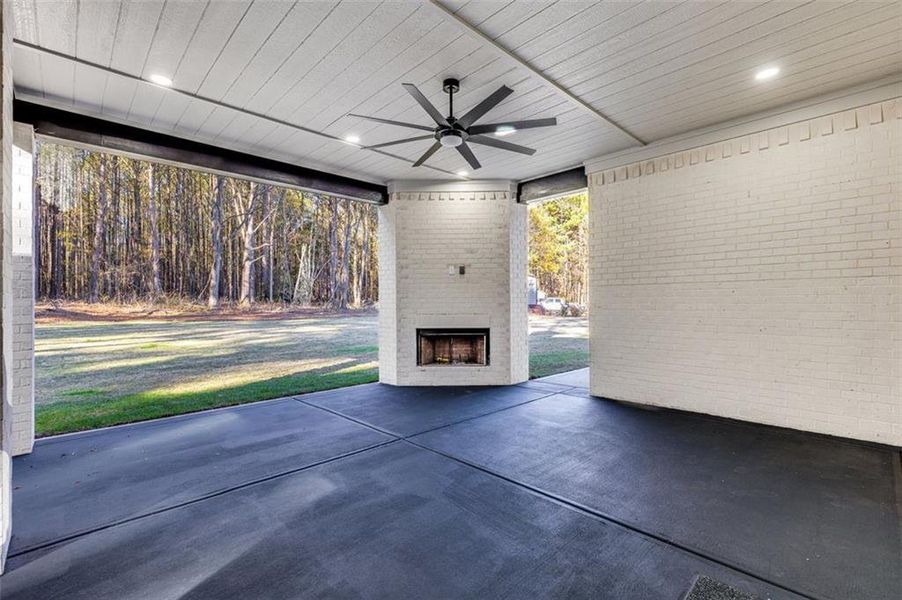 Exterior details and patio area of a home in , Monroe (Image 31).