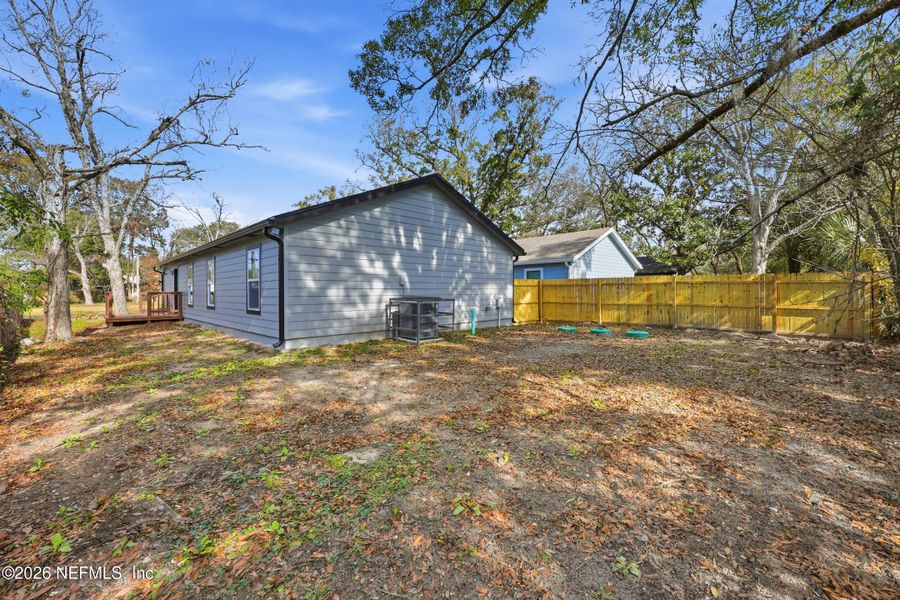 Exterior details and patio area of a home in , Jacksonville (Image 26).