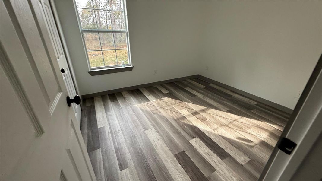 Spacious, unfurnished interior of a new home in , Conroe (Image 19).