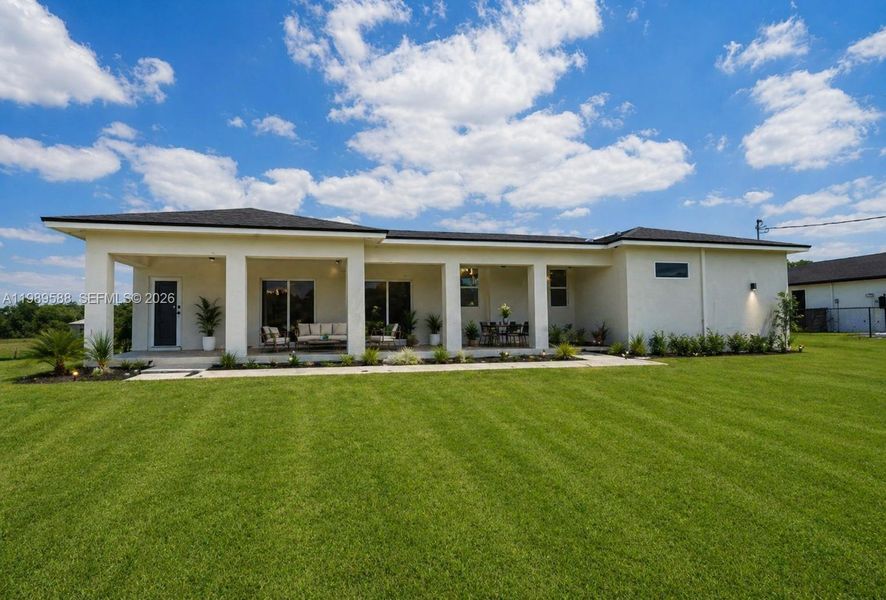 Image digitally enhanced and virtually altered; actual property condition may differ.