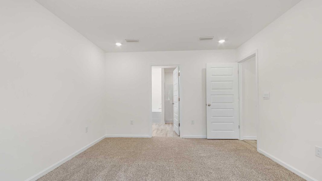 Spacious, unfurnished interior of a new home in Ashton Park Phase III, Freeport (Image 16).