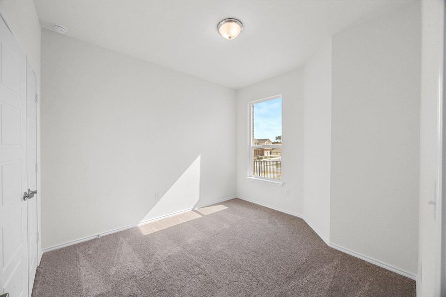 Spacious, unfurnished interior of a new home in Creekside at Estancia, Austin (Image 24).