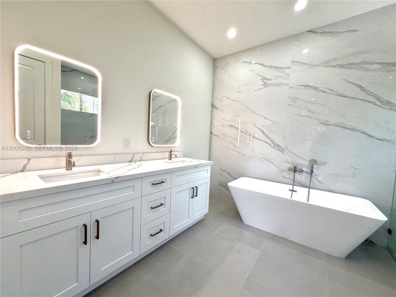 Furnished interior view inside a new home in , Naples (Image 14).