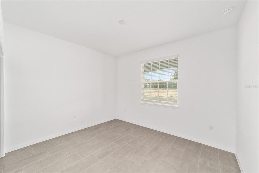 Spacious, unfurnished interior of a new home in , Ocala (Image 13).