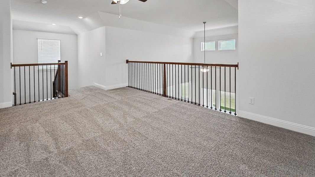 Spacious, unfurnished interior of a new home in Silverado, Aubrey (Image 9).