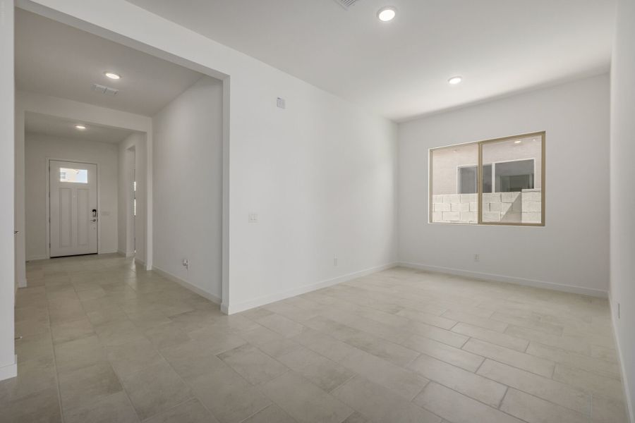 Spacious, unfurnished interior of a new home in Landmarke, San Tan Valley (Image 6). Spacious, unfurnished interior of a new home in Landmarke, San Tan Valley (Image 6).