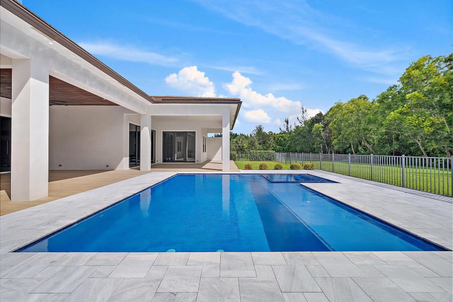 Exterior details and patio area of a home in , West Palm Beach (Image 19).