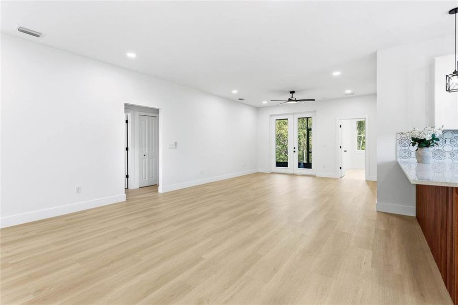 Spacious, unfurnished interior of a new home in , Spring Hill (Image 16).