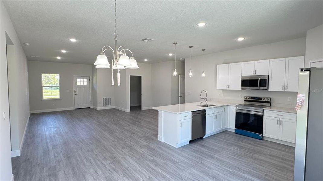 Spacious, unfurnished interior of a new home in , Ocala (Image 19).
