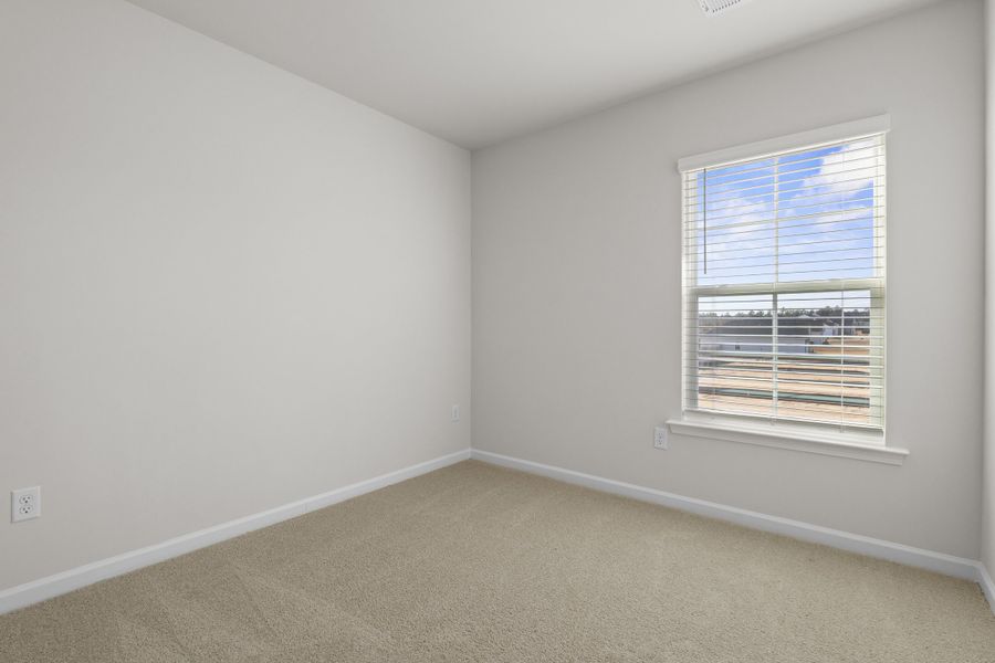 Spacious, unfurnished interior of a new home in Harbison Grove, Columbia (Image 20).