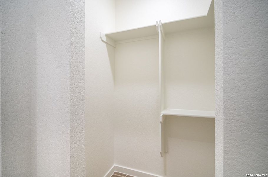 Spacious, unfurnished interior of a new home in , La Vernia (Image 27).