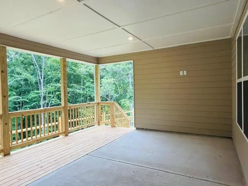 Exterior details and patio area of a home in Tuscany Hills, Douglasville (Image 3).