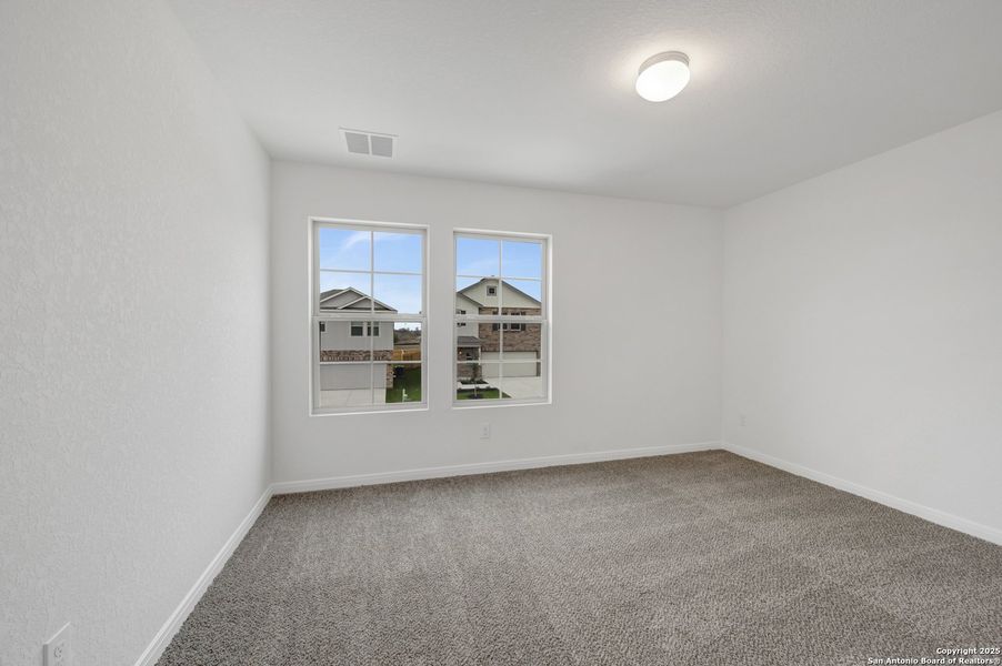 Spacious, unfurnished interior of a new home in Paloma Park, Converse (Image 31).