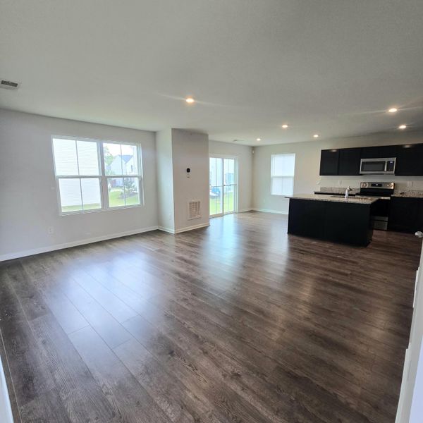 Spacious, unfurnished interior of a new home in , Greenville (Image 9).