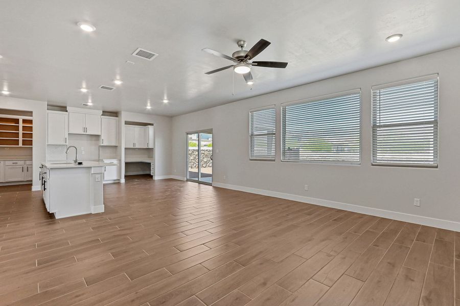 Spacious, unfurnished interior of a new home in The View at Desert Springs | Thoughtful Collection, El Paso (Image 8). Spacious, unfurnished interior of a new home in The View at Desert Springs | Thoughtful Collection, El Paso (Image 8).