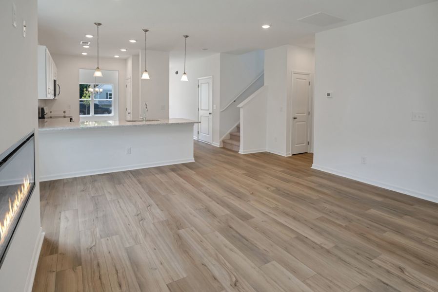 Spacious, unfurnished interior of a new home in Marlin Pointe, White House (Image 12).