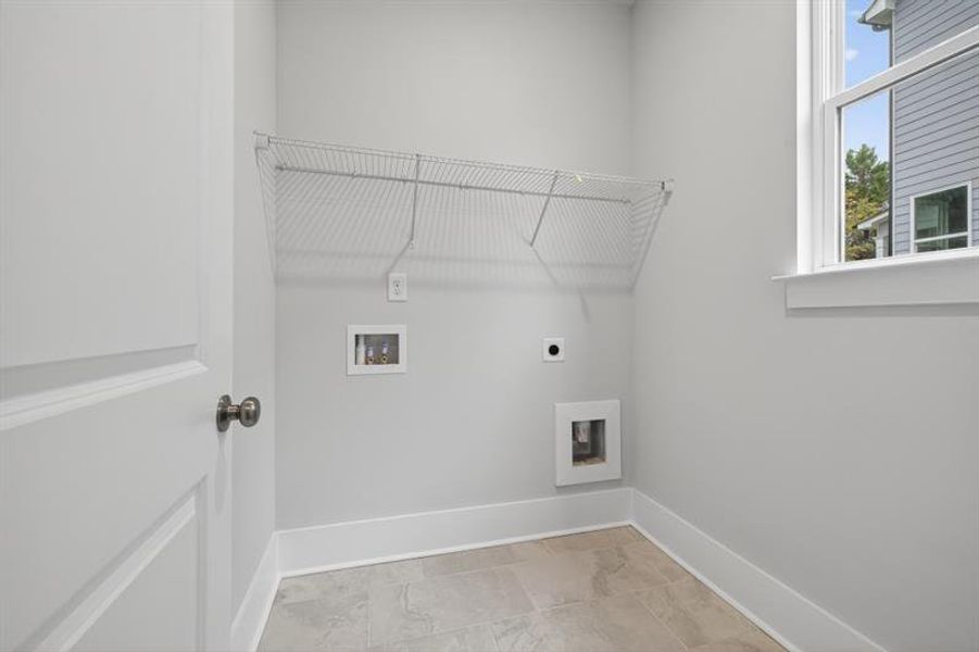 Spacious, unfurnished interior of a new home in Red Bird Manor, Jefferson (Image 25).