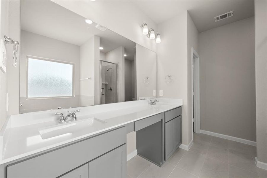 10928 Cacao- Primary Suite-4