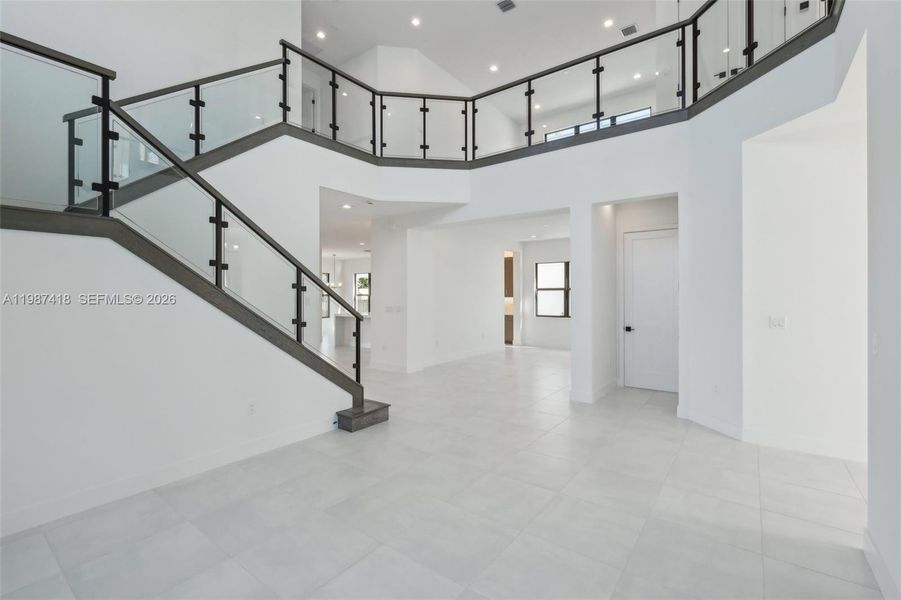 Spacious, unfurnished interior of a new home in , Palm Beach Gardens (Image 30). Spacious, unfurnished interior of a new home in , Palm Beach Gardens (Image 30).