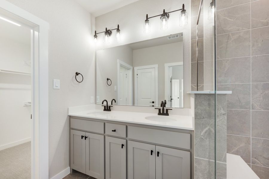 Furnished interior view inside a new home in Woodbridge Townhomes, Wylie (Image 29).