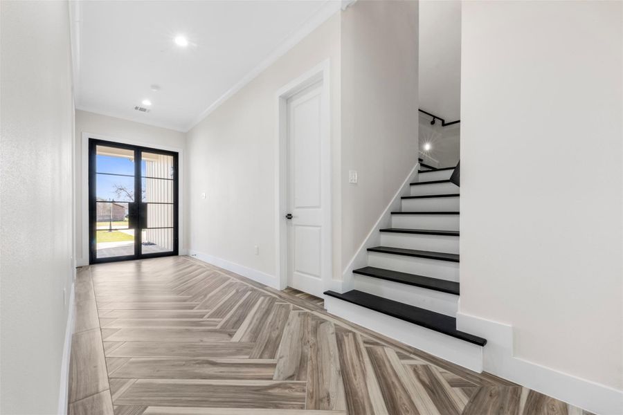 Spacious, unfurnished interior of a new home in , Baytown (Image 34).