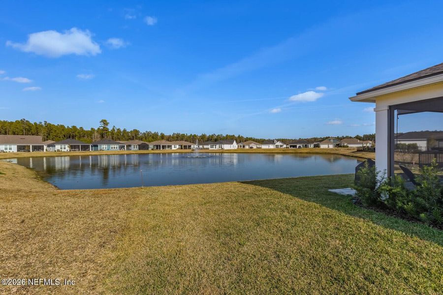 Exterior details and patio area of a home in , Yulee (Image 3).